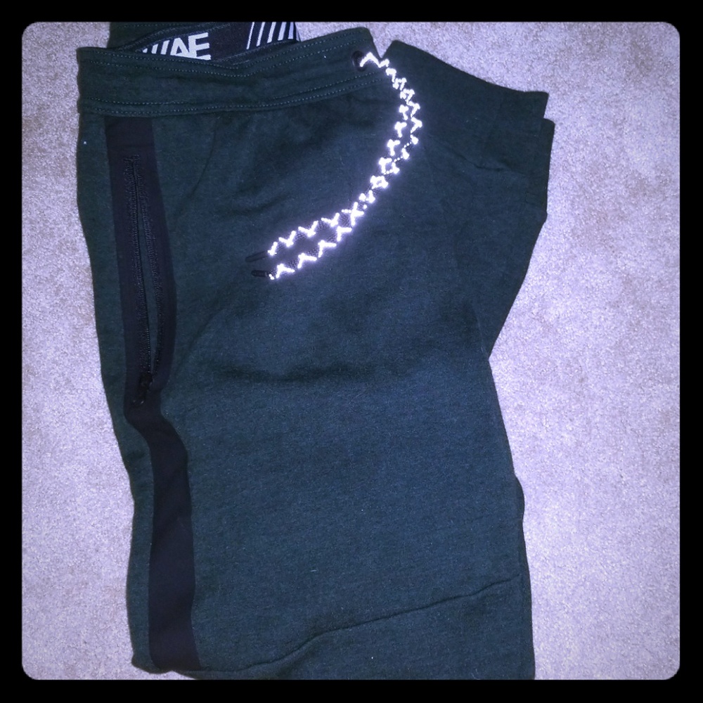 American Eagle Joggers